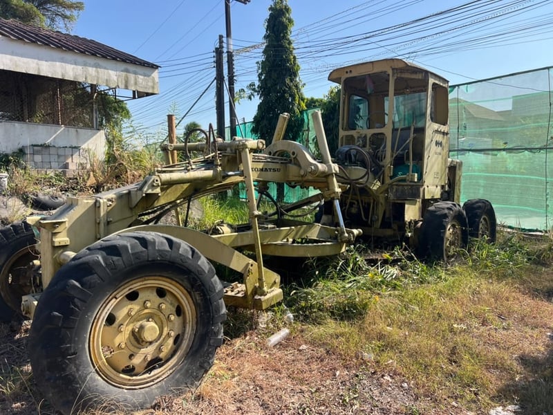 ขายรถเกรดKOMATSU  GD376H พร้อมใช้ ราคา200,000฿โทร0867379991อ๊อฟ พิจิตร 