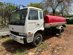 NISSAN UD PKB 195แรงม้า รถบรรทุก 6ล้อ บรรทุกน้ำ ปี2006