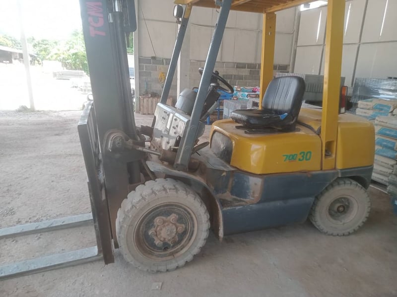 ขายโฟลคลีฟต์Tcm 3ตันz5เสา4เมตรดีเซล ราคา150,000฿โทร0867379991อ๊อฟ พิจิตร ขายโฟลคลีฟต์Tcm 3ตันz5เสา4เมตรดีเซล ราคา150,000฿โทร0867379991อ๊อฟ พิจิตร