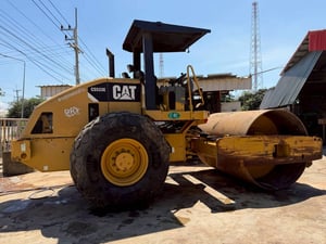 ขายรถบดล้อเรียบCAT CS533E เป็น2เพลาพร้อมใช้ ราคา900,000฿โทร0867379991อ๊อฟ พิจิตร ขายรถบดล้อเรียบCAT CS533E เป็น2เพลาพร้อมใช้ ราคา900,000฿โทร0867379991อ๊อฟ พิจิตร