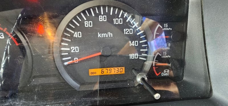 ISUZU FTR 240แรงม้า รถบรรทุก 6ล้อ ตู้แห้ง ปี2013 เลขไมล์ 679,730 กม. สนใจโทรสอบถามได้เลยค่ะ
