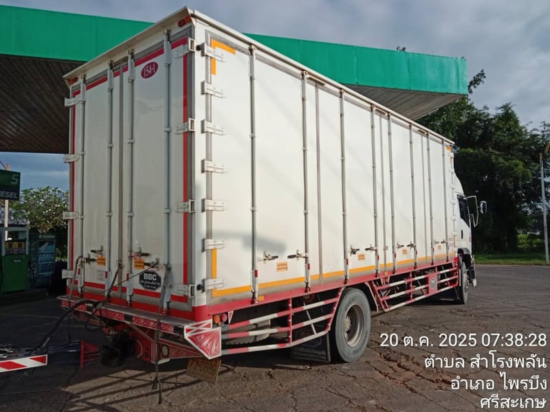 ISUZU FTR รถบรรทุก 6ล้อ พร้อมพ่วงแม่ลูก ปี2023 เลขไมล์ 268,299 กม. ISUZU FTR รถบรรทุก 6ล้อ พร้อมพ่วงแม่ลูก ปี2023 เลขไมล์ 268,299 กม.