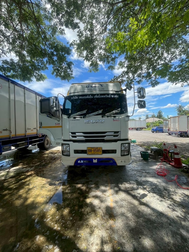ขายดาวน์ ISUZU FTR รถบรรทุก 6ล้อ ตู้แห้ง ปี2023 เลขไมล์ 191,800 กม. ขายดาวน์ ISUZU FTR รถบรรทุก 6ล้อ ตู้แห้ง ปี2023 เลขไมล์ 191,800 กม.
