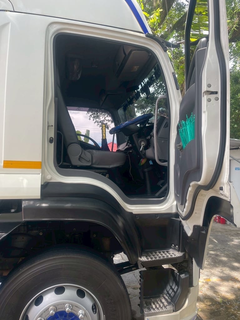 ขายดาวน์ ISUZU FTR รถบรรทุก 6ล้อ ตู้แห้ง ปี2023 เลขไมล์ 191,800 กม. ขายดาวน์ ISUZU FTR รถบรรทุก 6ล้อ ตู้แห้ง ปี2023 เลขไมล์ 191,800 กม.