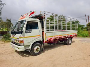 HINO FC รถบรรทุก 6ล้อ กระบะคอกสูง ปี1998 HINO FC รถบรรทุก 6ล้อ กระบะคอกสูง ปี1998