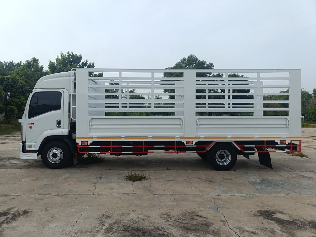 ISUZU FRR 210แรงม้า รถบรรทุก 6ล้อ กระบะเหล็ก ปี2014 ISUZU FRR 210แรงม้า รถบรรทุก 6ล้อ กระบะเหล็ก ปี2014