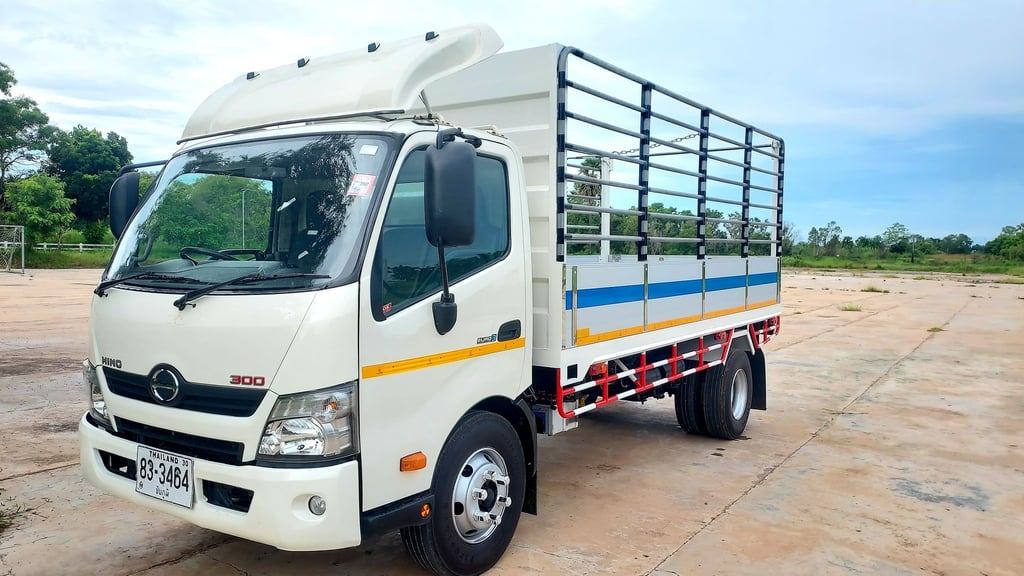 HINO XZU 150แรงม้า รถบรรทุก 6ล้อ กระบะคอกสูง ปี2016 HINO XZU 150แรงม้า รถบรรทุก 6ล้อ กระบะคอกสูง ปี2016