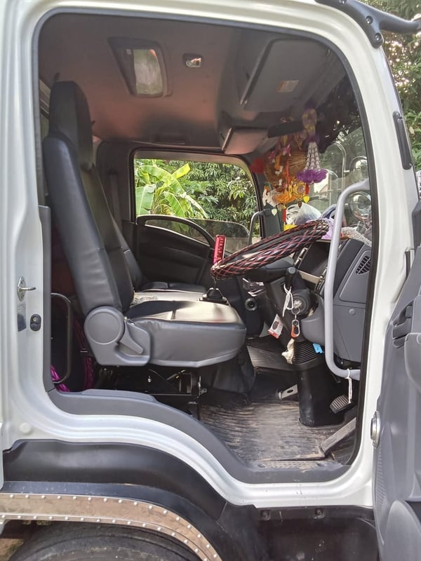 ISUZU FRR 210แรงม้า รถบรรทุก 6ล้อ ตู้เย็น ปี2022