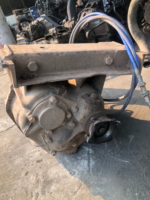 ขายสโลว์ของรถอีซูซุดั๊ม6ล้อ สภาพสวยพร้อมเพลาต่อเกียร์และเฟืองท้าย