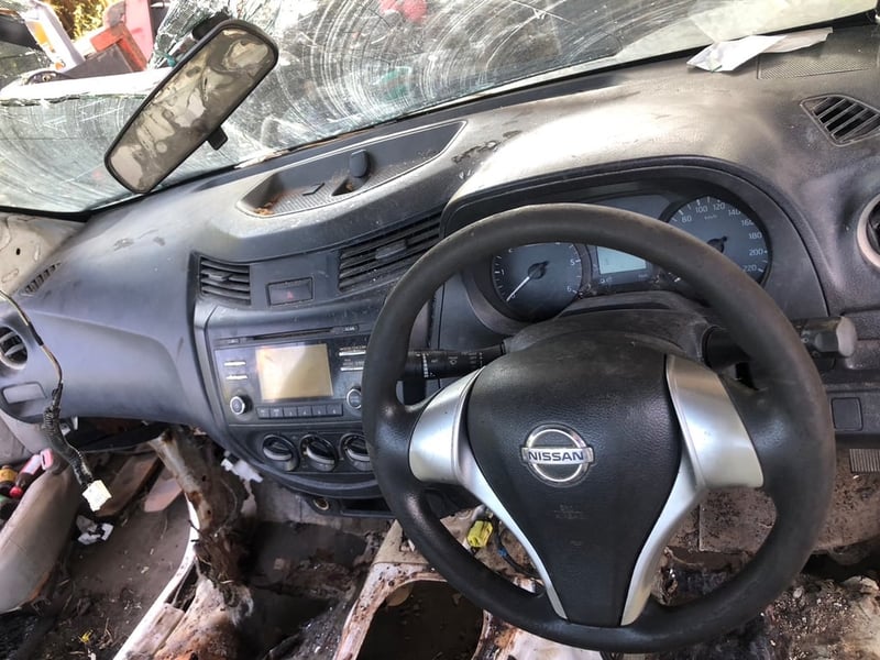 ขายอะไหล่นิสสันนาวาร่า NP300 ราคาถูก