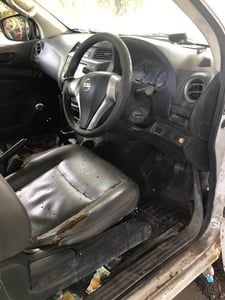 ขายเครื่องพร้อมเกียร์NAVARA NP300 