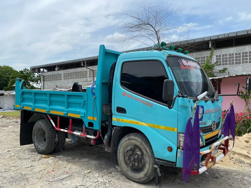 ขายรถหกล้อดั้มพ์ 3 คิว ปี 61 เครื่อง 150 แรง