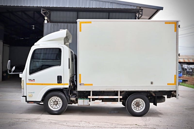ISUZU NLR(4 ล้อไม่ติดเวลา)