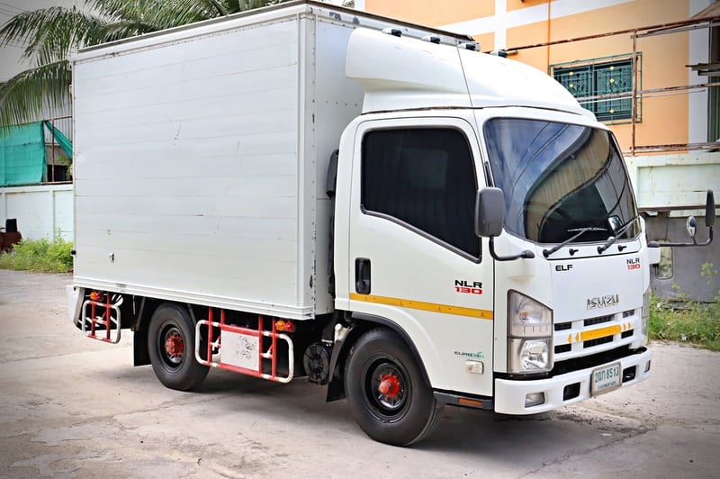ISUZU NLR 130 แรง (4ล้อไม่1.9ติดเวลา)