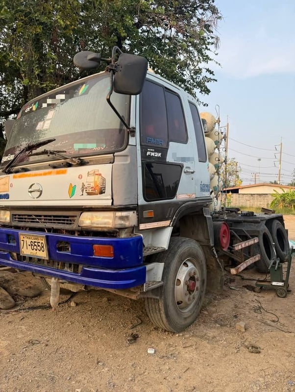 Hino 2k 260แรงม้า รถบรรทุก หัวลาก 10ล้อ หัวลาก เฉพาะหัว ปี2001