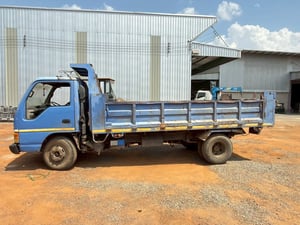 ISUZU NPR 120แรงม้า รถบรรทุก 6ล้อ ดั้มพ์