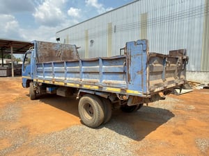 ISUZU NPR 120แรงม้า รถบรรทุก 6ล้อ ดั้มพ์
