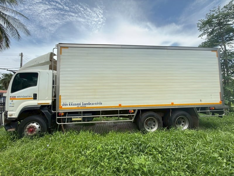 ISUZU FVM 240แรงม้า รถบรรทุก 10ล้อ ตู้เย็น ปี2019
