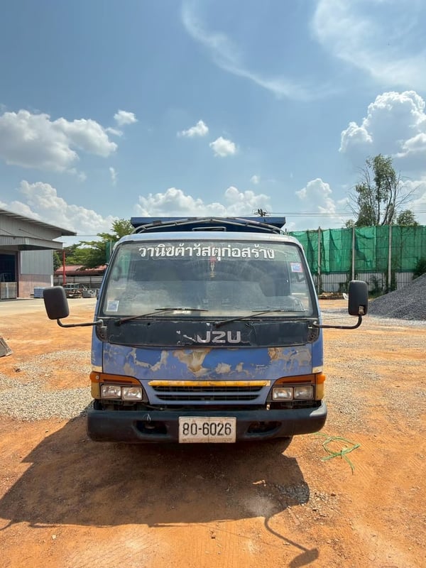 ISUZU NPR 120แรงม้า รถบรรทุก 6ล้อ ดั้มพ์