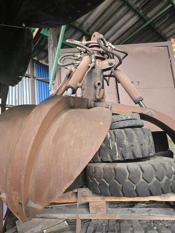 ดอกบัวคีบเหล็ก 4กลีบ -มือขยุ้มเหล็ก -ปากคีบเหล็ก ทำงานเร็ว สำหรับรถแมคโคร และเครนพับ มือ2 ใช้งานน้อย แกนสวย