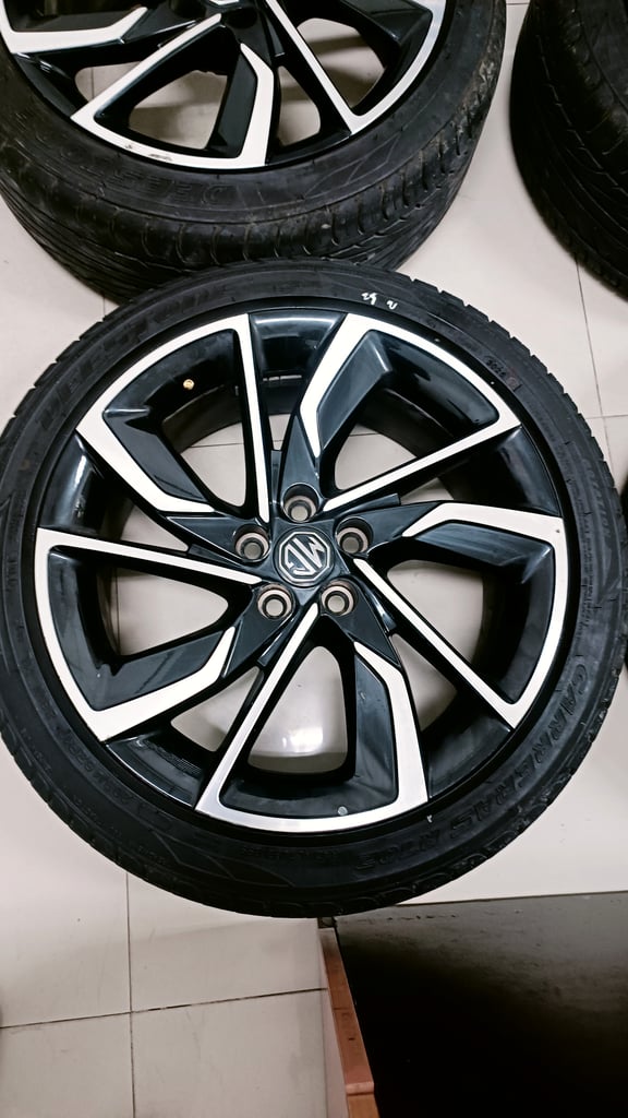 ล้อ MG ZS + ยาง DEESTONE ล้อ MG ZS + ยาง DEESTONE