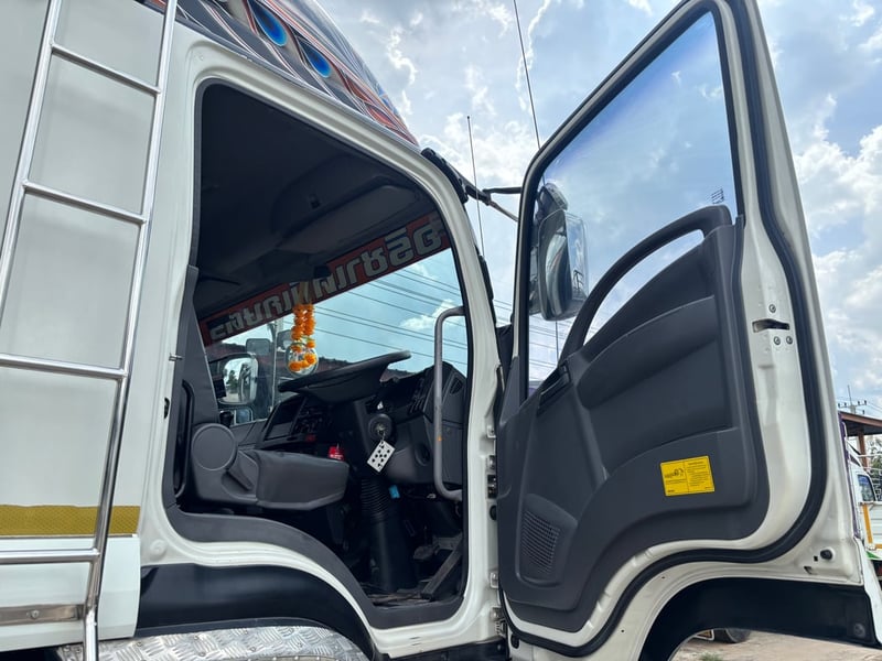 FVM 300แรง ปี61 6.50ม. (เพลาเดียวไม่ดั้ม) ฟรีค่าจัดค่าโอน ‼️