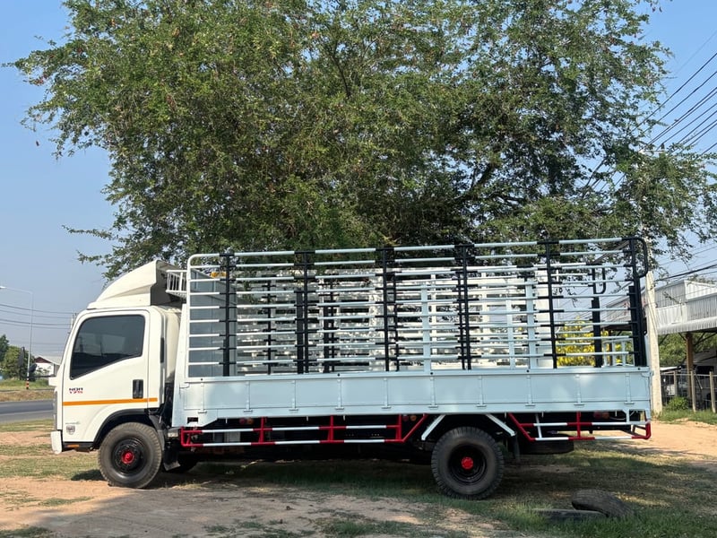 HINO NQR 175แรง ปี56 5.60ม.