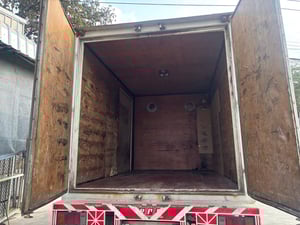  6ล้อตู้ทึบ NMR 130แรง ปี56 3.32ม. 