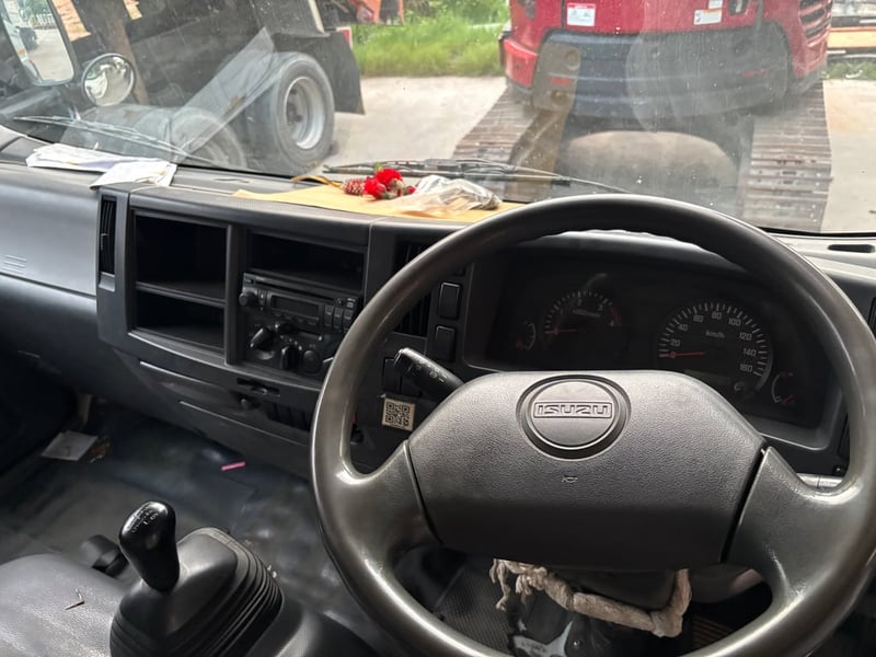 ISUZU NQR 175แรง ปี59 ยางเต็ม กระบะใหม่