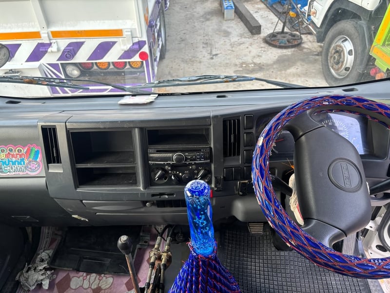 รถดั้มพ์ NMR 130แรง ปี59 