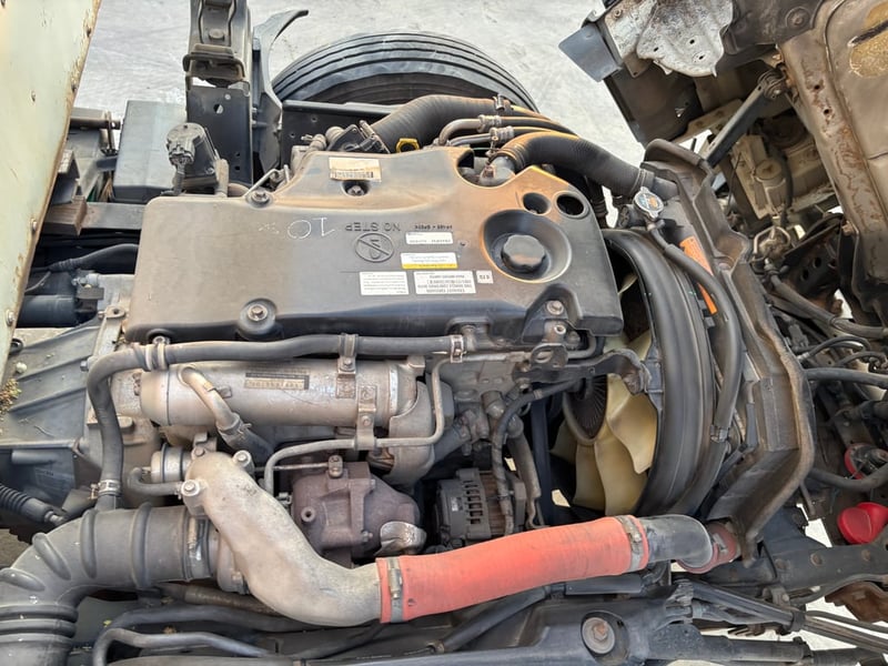  6ล้อตู้ทึบ NMR 130แรง ปี56 3.32ม. 