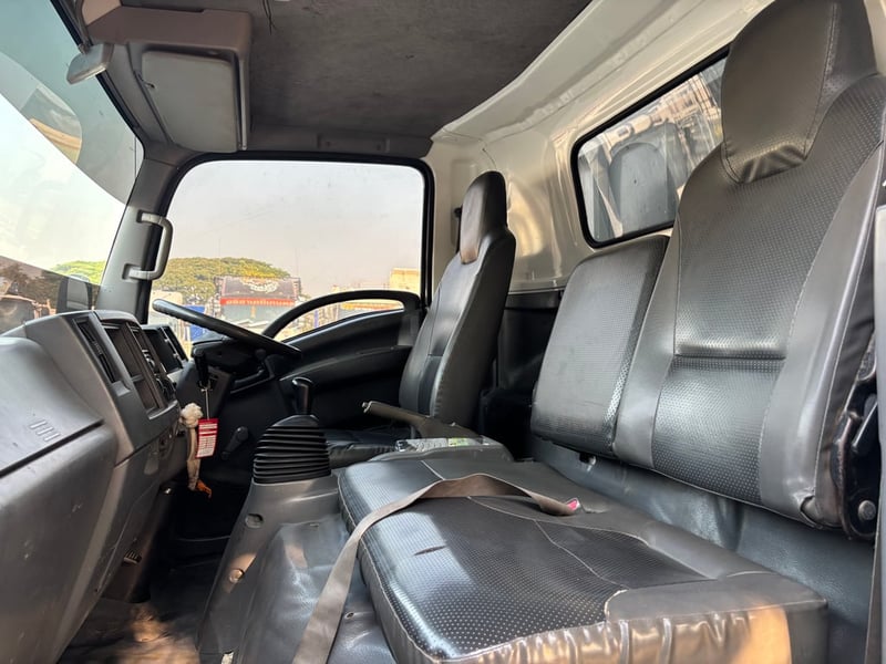 รถบรรทุก NQR 175 ปี56 5.60ม.