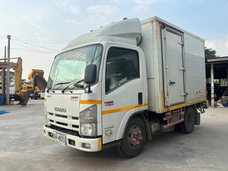  6ล้อตู้ทึบ NMR 130แรง ปี56 3.32ม. 