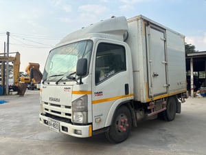  6ล้อตู้ทึบ NMR 130แรง ปี56 3.32ม. 