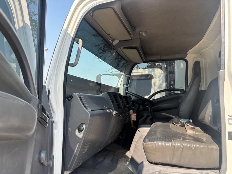 HINO NQR 175แรง ปี56 5.60ม.