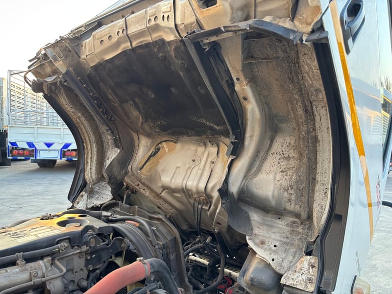  6ล้อตู้ทึบ NMR 130แรง ปี56 3.32ม. 