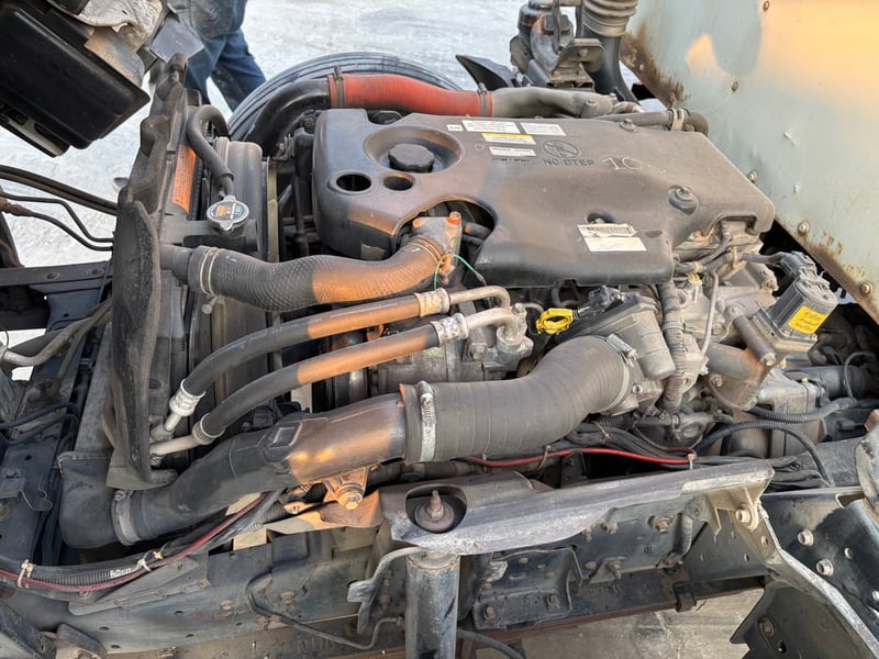  6ล้อตู้ทึบ NMR 130แรง ปี56 3.32ม. 