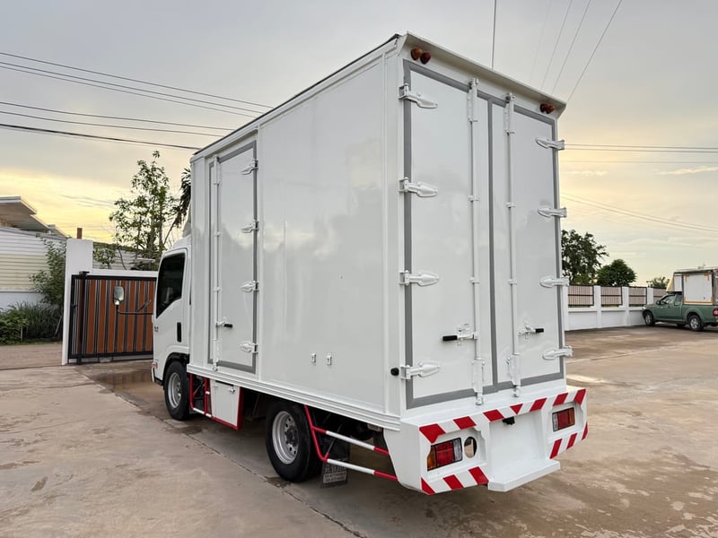 4 ล้อ NLR ปี 59 เครื่อง 130 แรง ป้ายเล็กไม่ติดเวลา ตู้แห้งยาว 3.20 เมตร ภายในเต็ม เครื่องแน่นๆ รถพร้อมใช้งาน