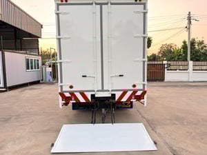 6 ล้อ Hino XZU720R ปี 61 ไมล์น้อย เครื่อง 150 แรง ตู้แห้งยาว 5 เมตร มีลิฟท์ท้าย ภายในสวย เครื่องแน่นๆ รถพร้อมใช้งาน เอกสารพร้อมโอน