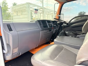 6 ล้อ FRR 210 ปี 58 กระบะเหล็กยาว 6.50 เมตร เปิดได้รอบ รถห้างแต่งโฉมใหม่ ไฟหน้าโปรเจคเตอร์ สภาพสวย ภายในเต็ม เครื่องดี ช่วงล่าง