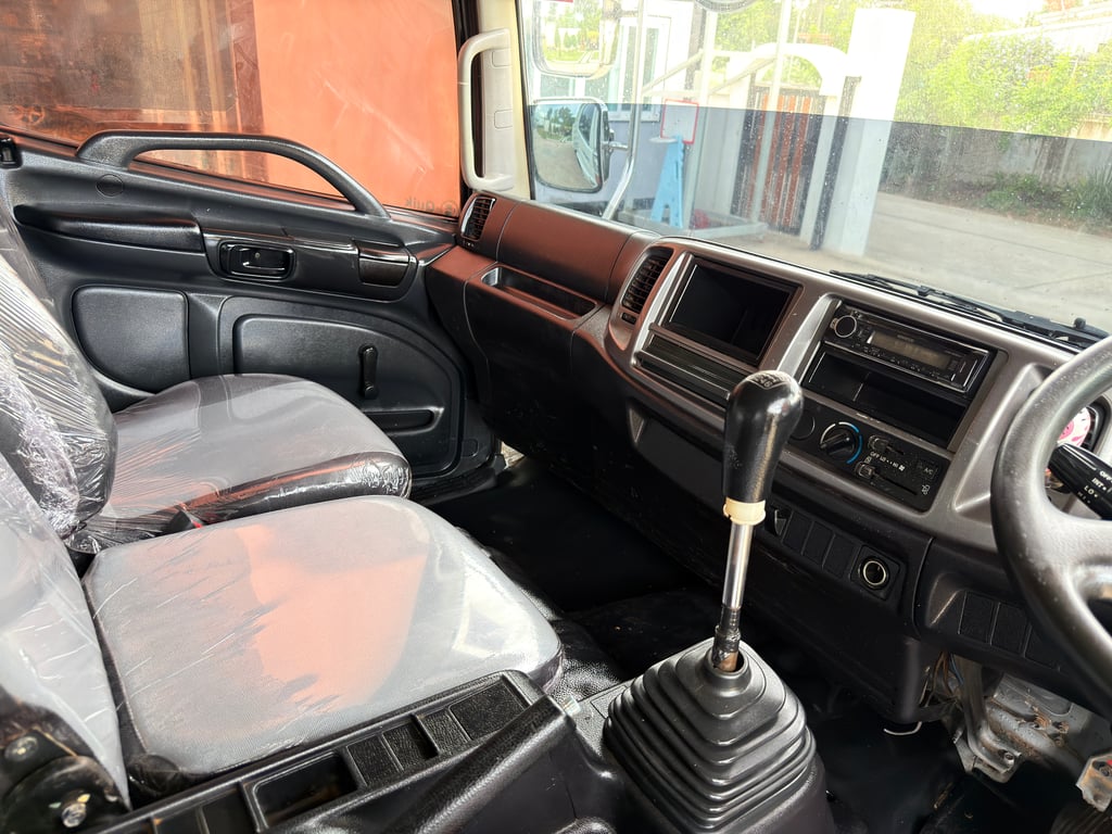 6 ล้อ Hino FC9J 175 แรง ปี 54 เครื่องแน่นๆ ดั้มสวยๆ ภายในสวย เครื่องแน่นๆ รถพร้อมใช้งาน เอกสารพร้อมโอน 6 ล้อ Hino FC9J 175 แรง ปี 54 เครื่องแน่นๆ ดั้มสวยๆ ภายในสวย เครื่องแน่นๆ รถพร้อมใช้งาน เอกสารพร้อมโอน