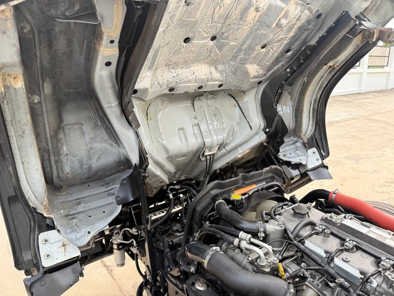 4 ล้อ NLR ปี 65 เครื่อง 130 แรง ป้ายเล็กไม่ติดเวลา ตู้แห้งเปิดรอบคันยาว 3.30 เมตร ภายในเต็ม เครื่องแน่นๆ รถพร้อมใช้