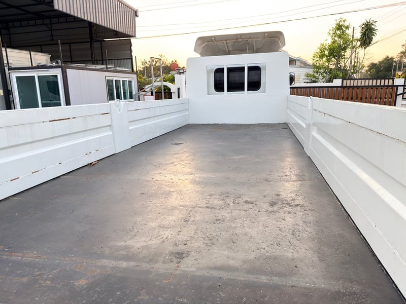 6 ล้อ FRR 210 ปี 58 กระบะเหล็กยาว 6.50 เมตร เปิดได้รอบ รถห้างแต่งโฉมใหม่ ไฟหน้าโปรเจคเตอร์ สภาพสวย ภายในเต็ม เครื่องดี ช่วงล่าง