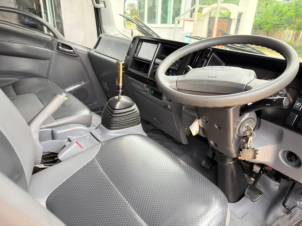 6 ล้อ NPR 150 ปี 63 กระบะเหล็กยาว 5 เมตร รถพร้อมใช้งาน ภายในเต็มสวย เครื่องแน่นๆ ช่วงล่างแน่น เอกสารพร้อมโอน 6 ล้อ NPR 150 ปี 63 กระบะเหล็กยาว 5 เมตร รถพร้อมใช้งาน ภายในเต็มสวย เครื่องแน่นๆ ช่วงล่างแน่น เอกสารพร้อมโอน