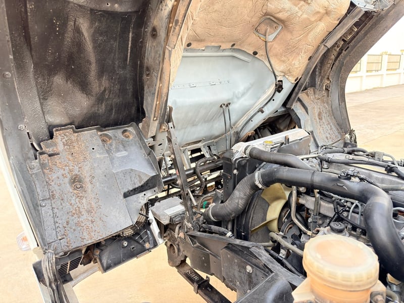 6 ล้อ FRR 210 ปี 58 กระบะเหล็กยาว 6.50 เมตร เปิดได้รอบ รถห้างแต่งโฉมใหม่ ไฟหน้าโปรเจคเตอร์ สภาพสวย ภายในเต็ม เครื่องดี ช่วงล่าง