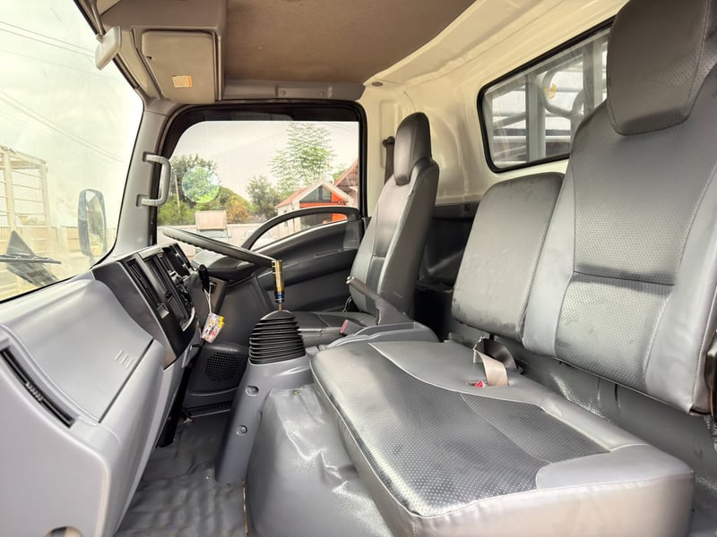 6 ล้อ NPR 150 ปี 63  กระบะเหล็กยาว 5 เมตร รถพร้อมใช้งาน ภายในเต็มสวย เครื่องแน่นๆ ช่วงล่างแน่น เอกสารพร้อมโอน