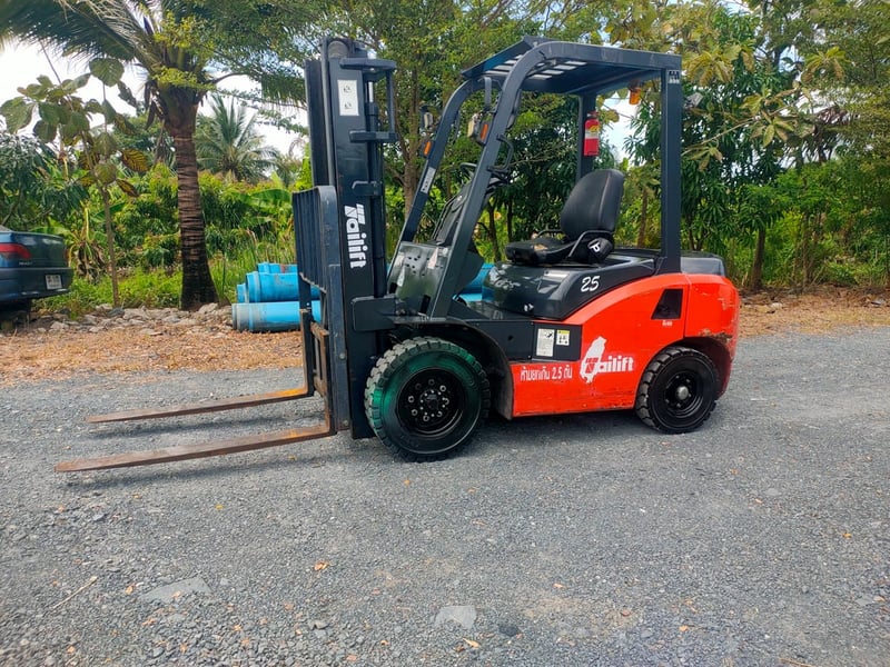 เครื่องดีเซลอีซูซูเดิมๆทั้งคันใหม่มากๆ เครื่องดีเซลอีซูซูเดิมๆทั้งคันใหม่มากๆ