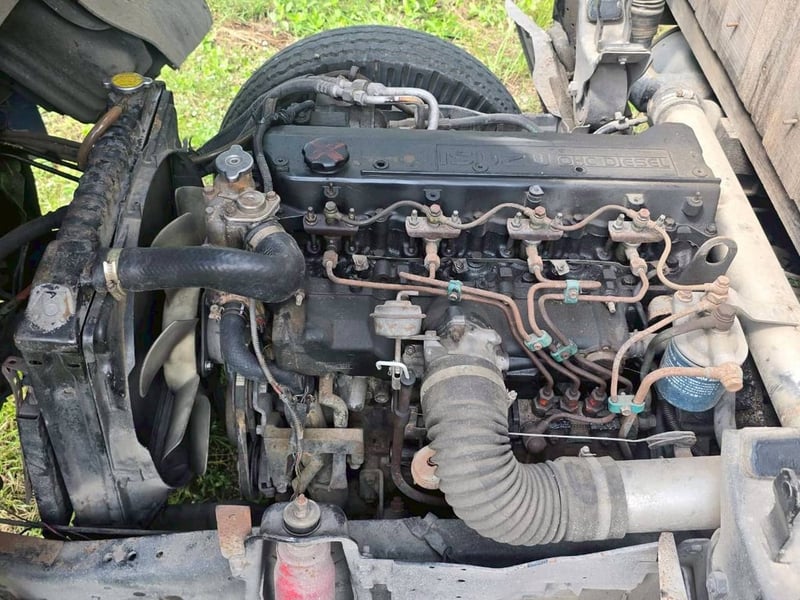 ISUZU NPR รถบรรทุก 6ล้อ กระบะคอกสูง ปี1981