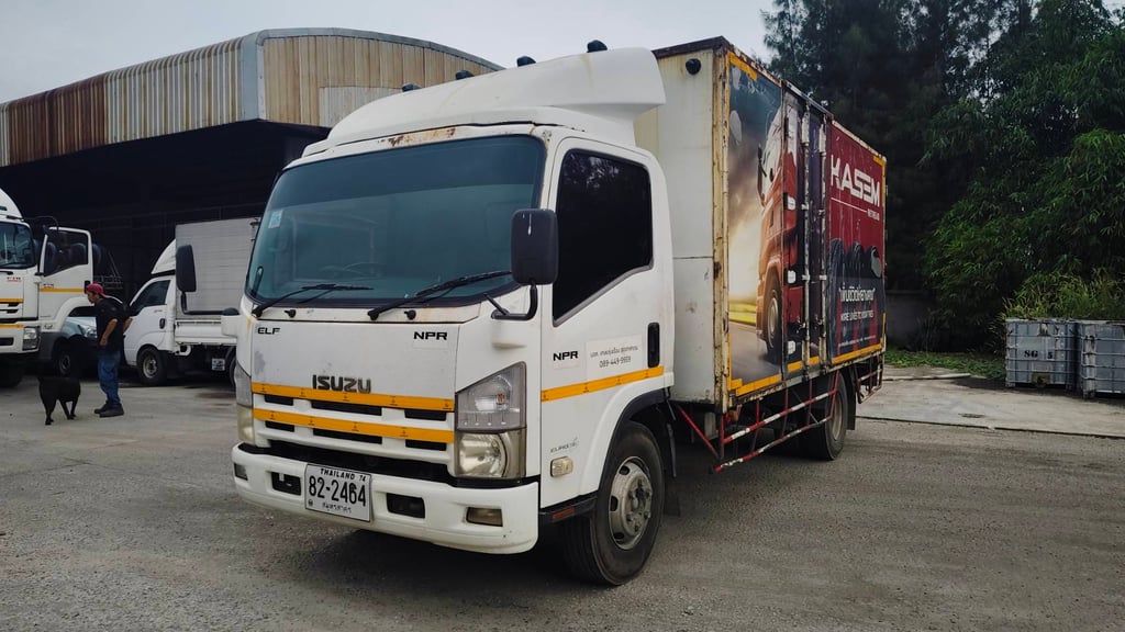 ISUZU NPR 150แรงม้า รถบรรทุก 6ล้อ ตู้แห้ง ปี2018 เลขไมล์ 407,957 กม.