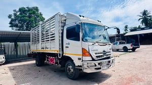 HINO FC 144แรงม้า รถบรรทุก 6ล้อ กระบะคอกสูง ปี2004 เลขไมล์น้อยกว่า 500,000 กม. HINO FC 144แรงม้า รถบรรทุก 6ล้อ กระบะคอกสูง ปี2004 เลขไมล์น้อยกว่า 500,000 กม.